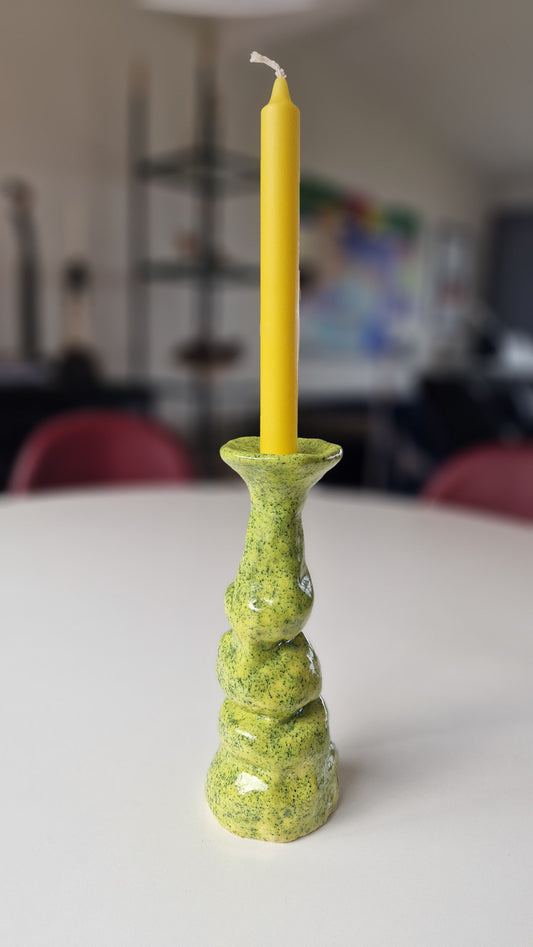 Lysestake i keramikk