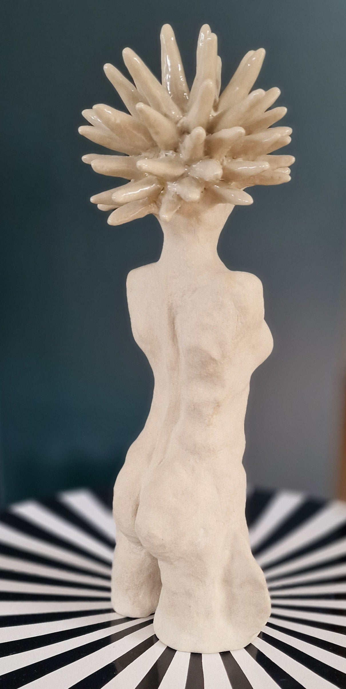 Spikes torso i keramikk