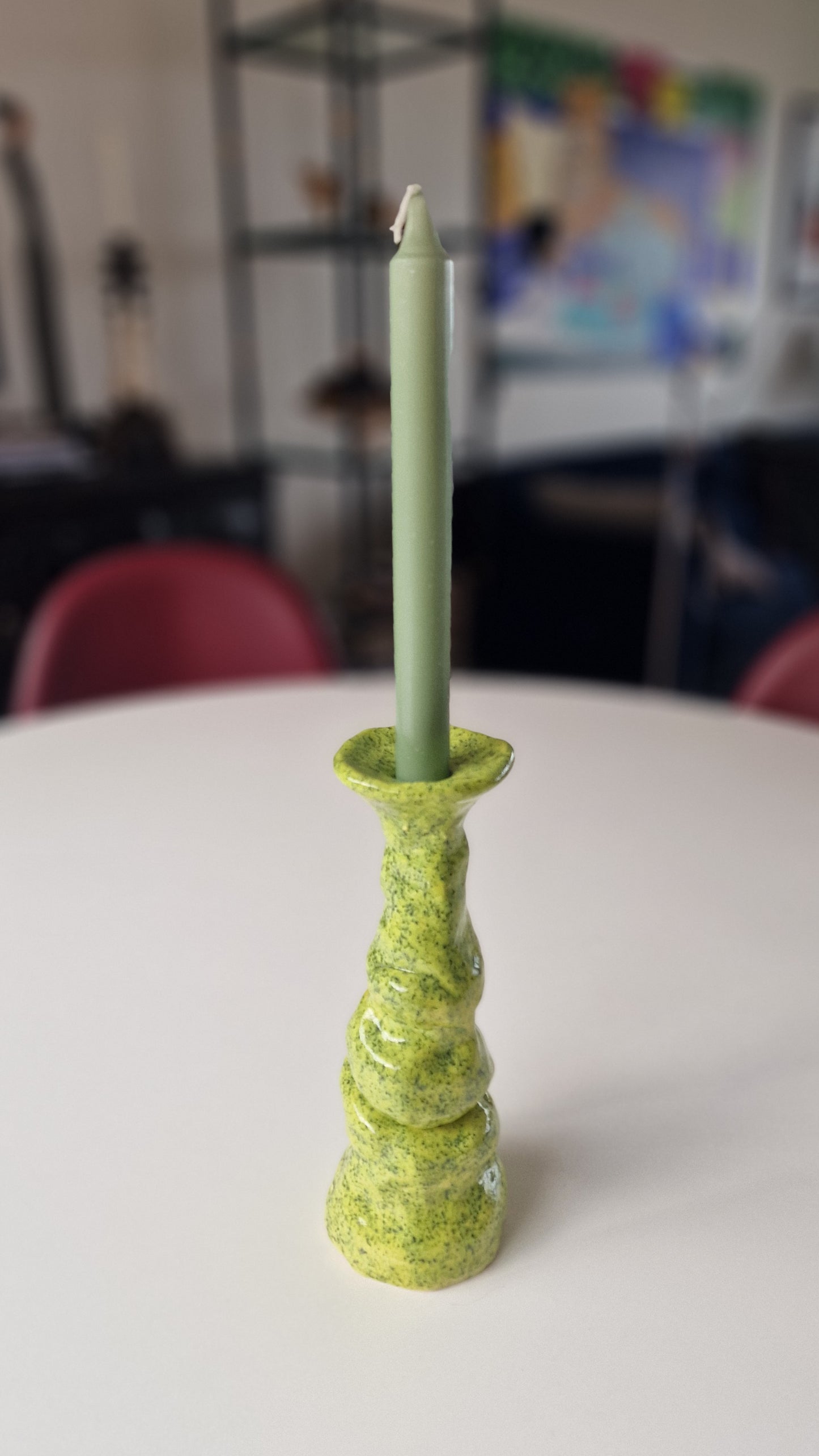 Lysestake i keramikk