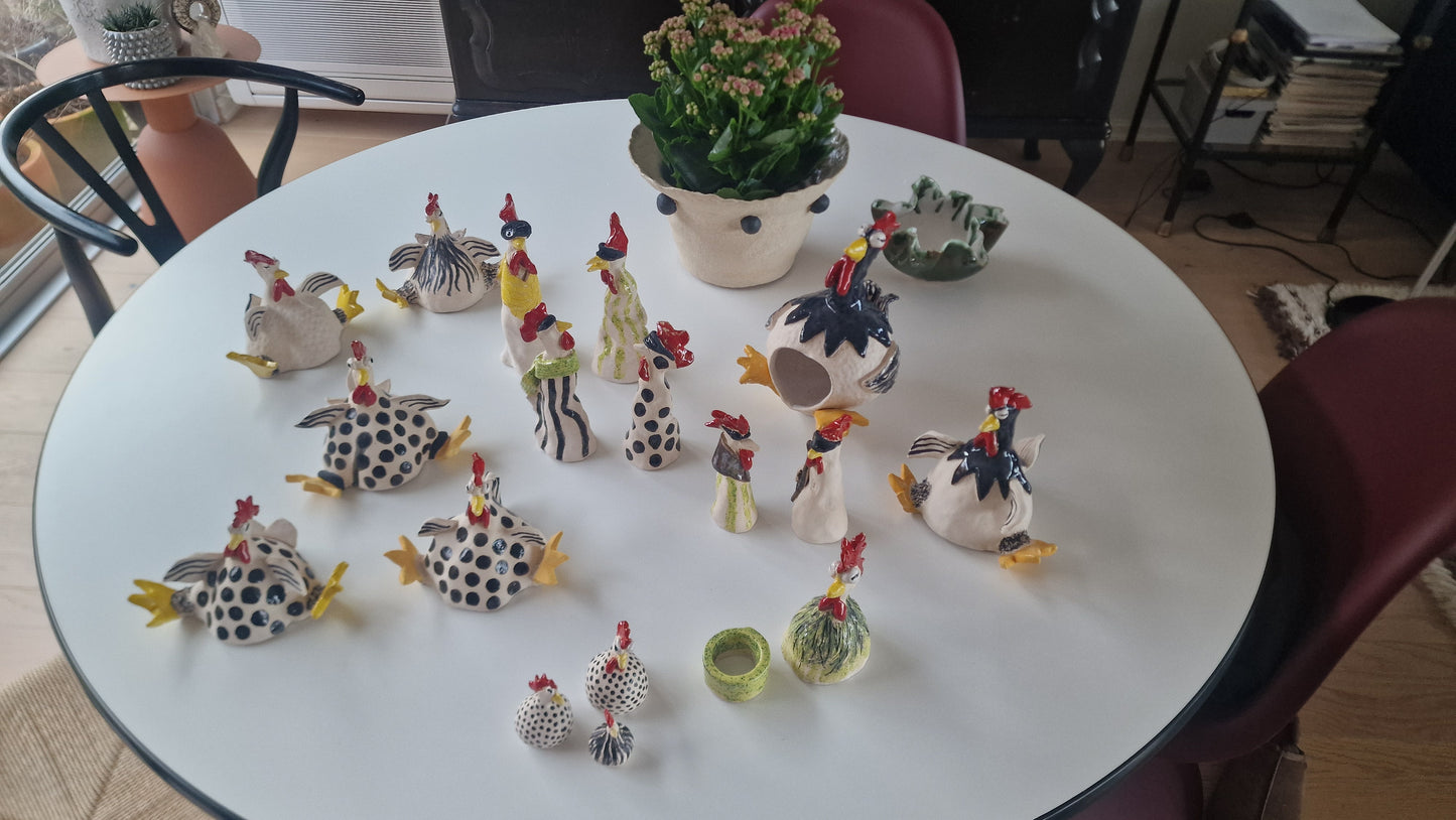 Høne i keramikk (Gislaug Klukk)